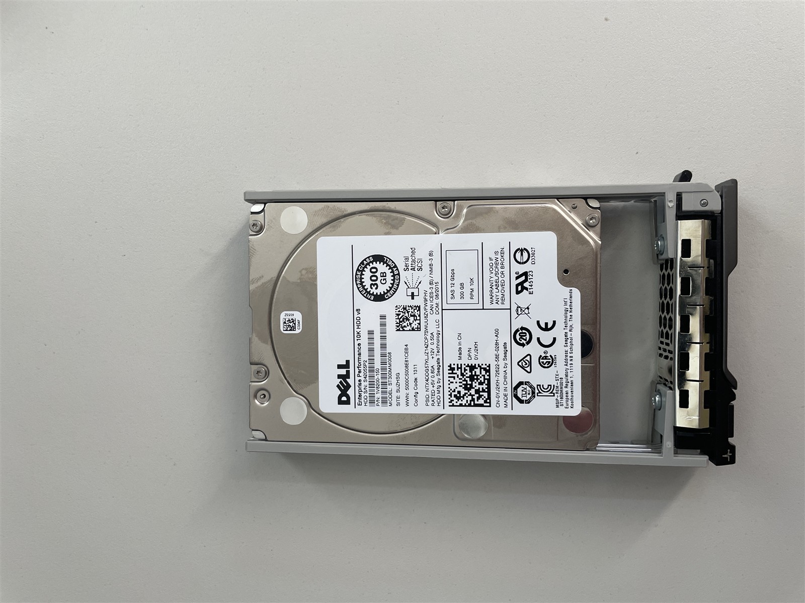 Dell 300 GB HDD Server-Festplatte | 2.5" | 10K SAS 12 Gb/s | PN: 1V8200-150