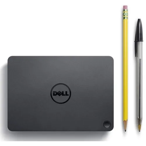 Dell-Dock von oben fotografiert, daneben ein Bleistift und ein Stift zur Veranschaulichung der Größe