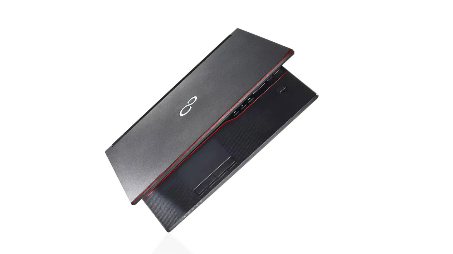 Fujitsu Lifebook E546 | 14" | i5-6300U | 16GB RAM | 512GB SSD | Full HD | Win 10 Pro | DE