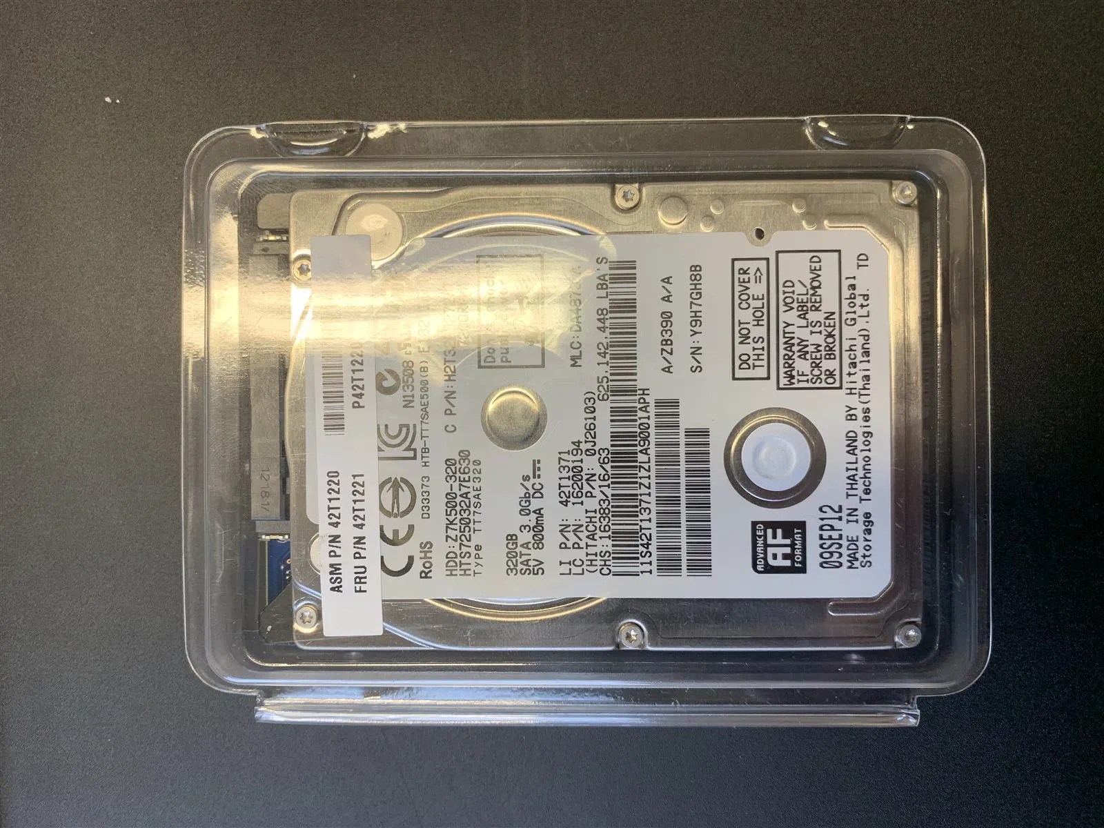 320 GB HGST 2,5-Zoll SATA Festplatte in transparenter Schutzverpackung