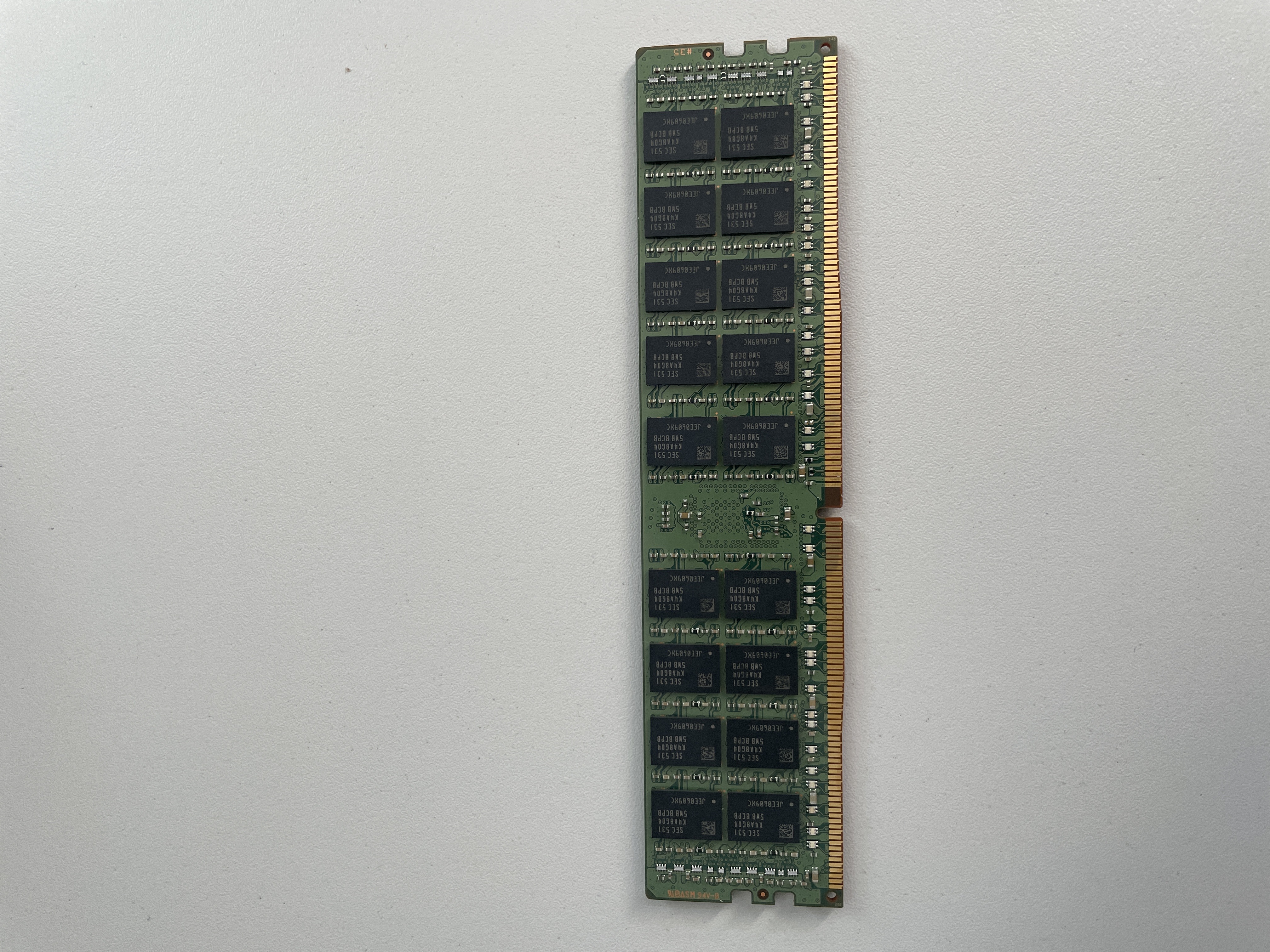 Samsung 32GB 2Rx4 PC4-2133P DDR4 Registered Server-RAM Modul R-DIMM - M393A4K40BB0-CPB4Q