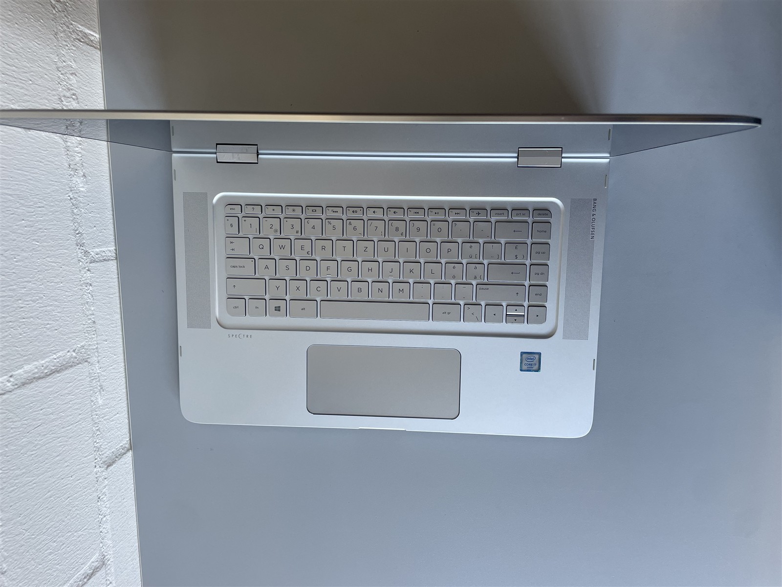HP Spectre x360 Convertible | 15.6" | i7-6500U | 16GB RAM | 512GB SSD | Touch | UHD | Win 10 Pro | DE HP Spectre x360 Convertible | 15.6" | i7-6500U | 16GB RAM | 512GB SSD | Touch | UHD | Win 10 Pro | CH