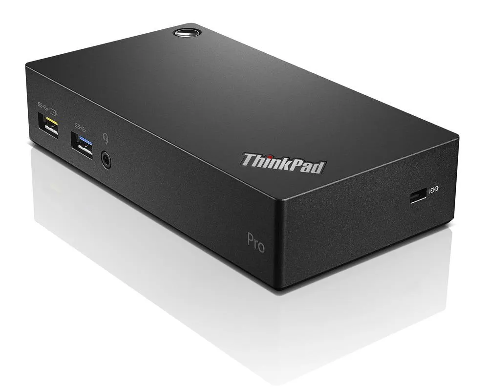 Schrägansicht der Lenovo ThinkPad Pro Dock 40A7 mit sichtbaren USB-Anschlüssen an der Vorderseite und ThinkPad-Logo auf der Oberseite