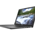 Dell Latitude 7320 in schräger Frontansicht von rechts, geöffnet mit sichtbarem Display und Tastatur