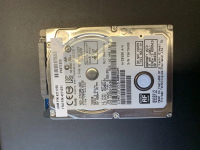 320 GB HGST 2,5-Zoll SATA Festplatte für Laptops und Notebooks
